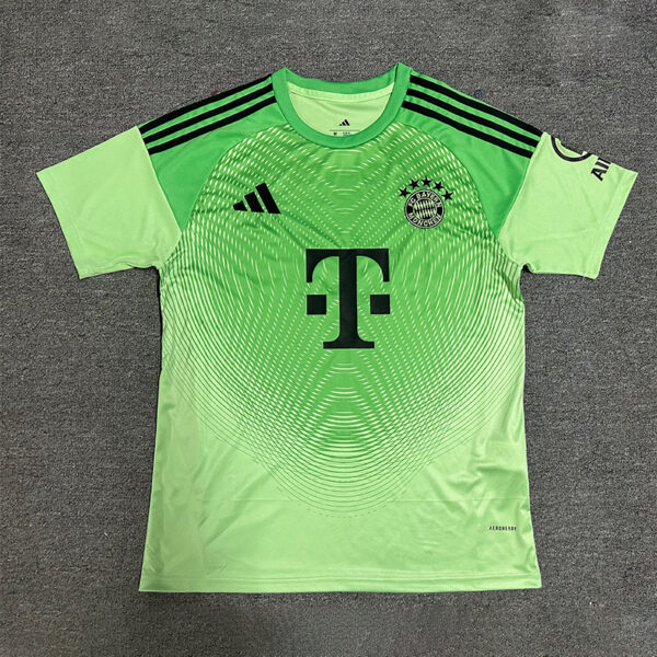 25-26 Bayern Munich training uniform for fans is green