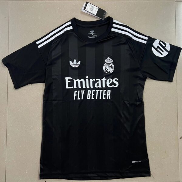 25-26 Real Madrid Goalkeeper Fan Edition Black Football Club Shirt